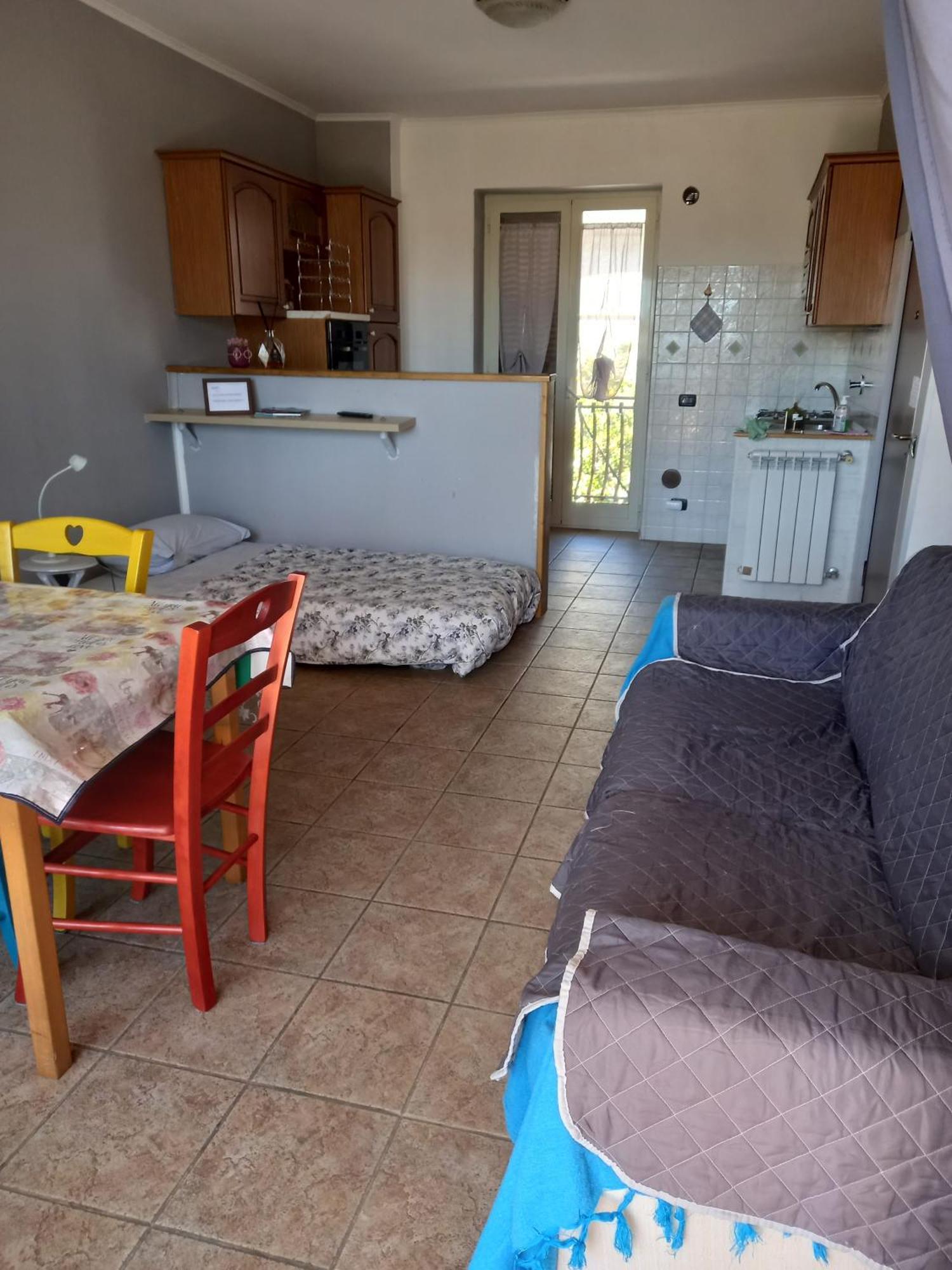 フィウミチーノA Santy'S House 1Piano-No Lift-Shuttle A Pagamento-Raggiungibile A Piedi Aeroporto-Fermata Bus Fiera Di Roma A 3 Minuti-Air Condiz Ed Extra Bed For A Fee A Pagamentoアパートメント エクステリア 写真